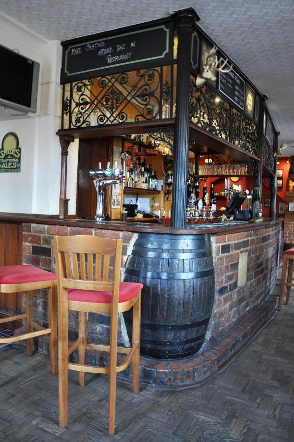 The Clothiers Arms Hotel สเตราด์ ภายนอก รูปภาพ