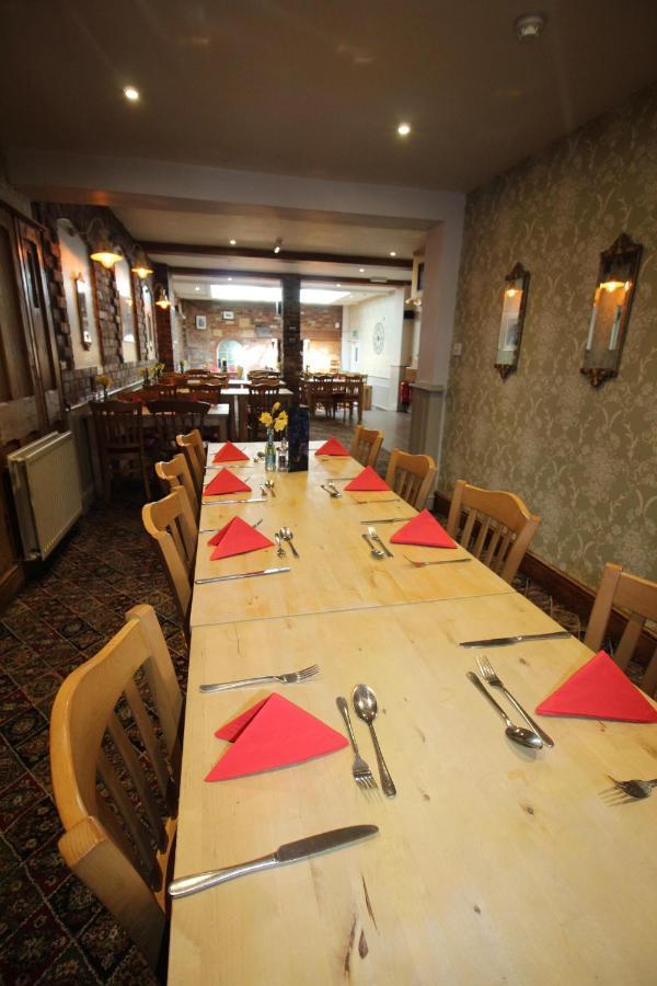 The Clothiers Arms Hotel สเตราด์ ภายนอก รูปภาพ