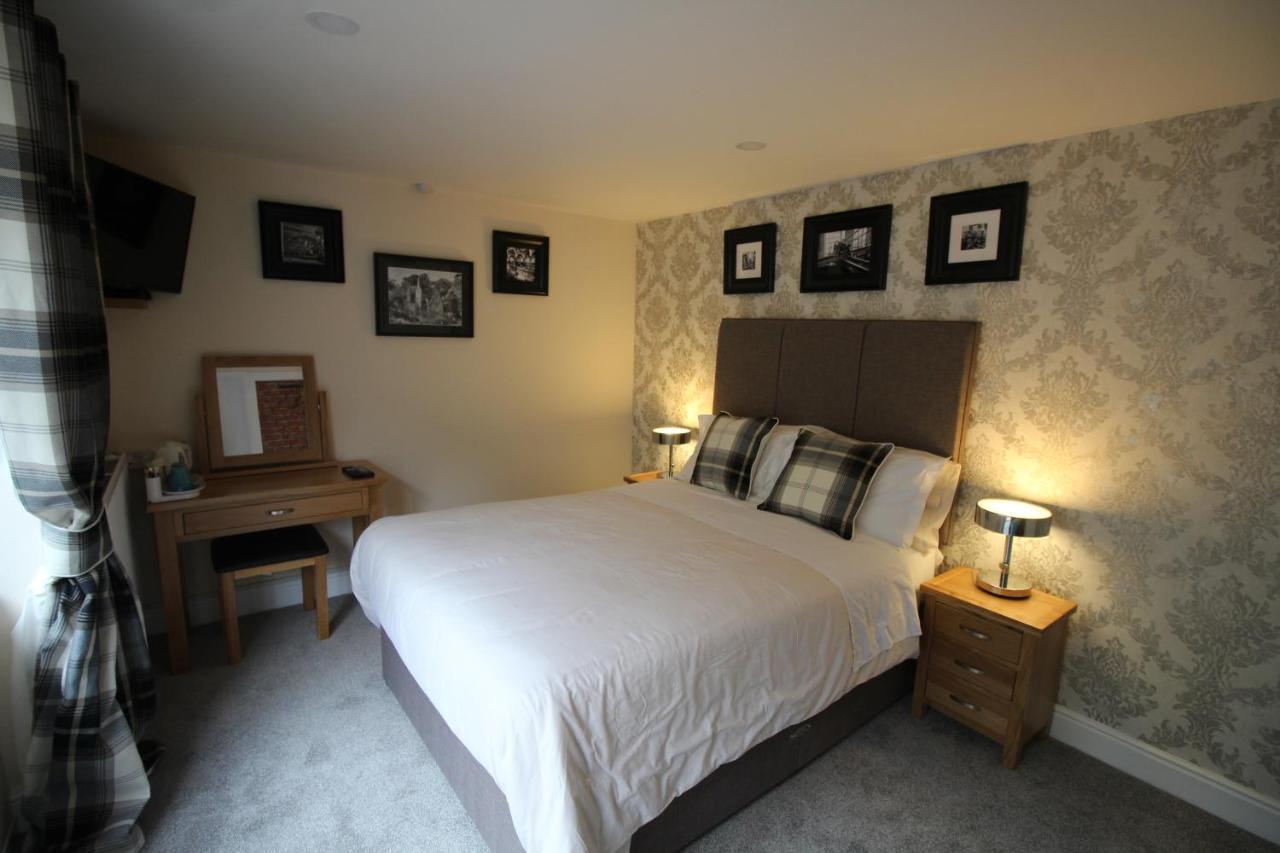 The Clothiers Arms Hotel สเตราด์ ภายนอก รูปภาพ