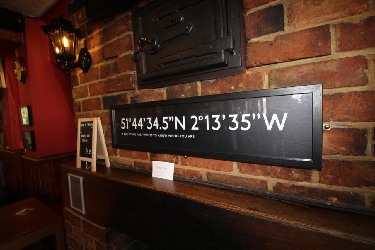 The Clothiers Arms Hotel สเตราด์ ภายนอก รูปภาพ
