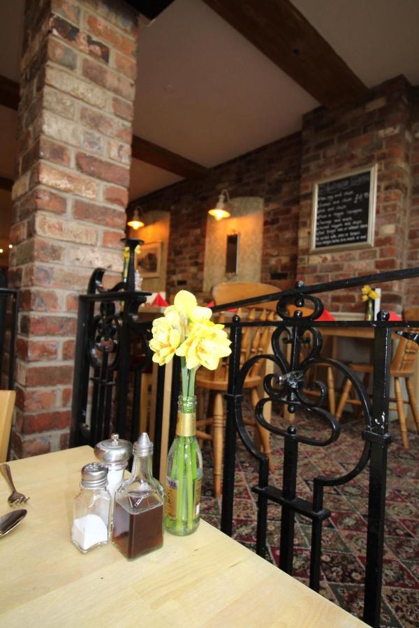 The Clothiers Arms Hotel สเตราด์ ภายนอก รูปภาพ
