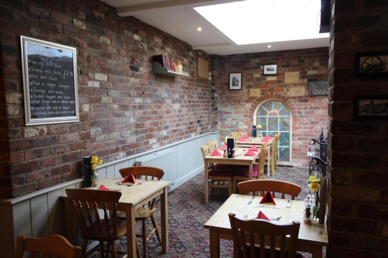 The Clothiers Arms Hotel สเตราด์ ภายนอก รูปภาพ